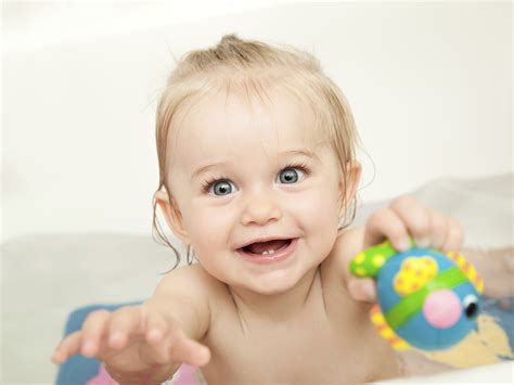 Can you mix formula and whole milk? | BabyCenter