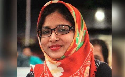 IAS बुशरा बानो की सक्सेस स्टोरी: सोशल मीडिया को बनाया हथियार और क्लियर ...