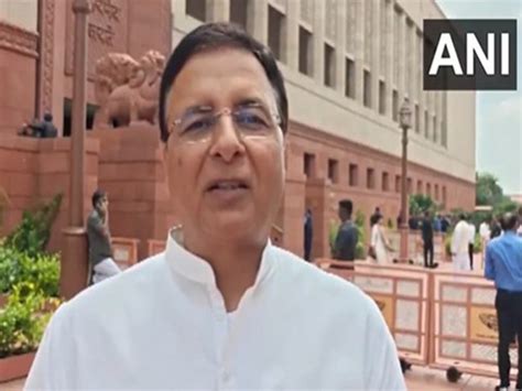 Randeep Surjewala calls for reintroducing paper voting, "if VP ...