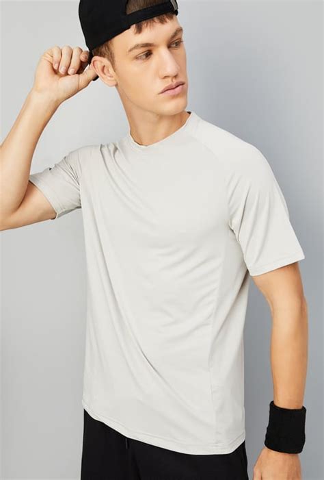 Buy Men's Sports T-Shirt in India at Best Price | Max Fashion