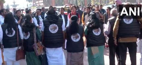 Opposition MPs including LoP Rahul Gandhi hold protest over Adani issue ...