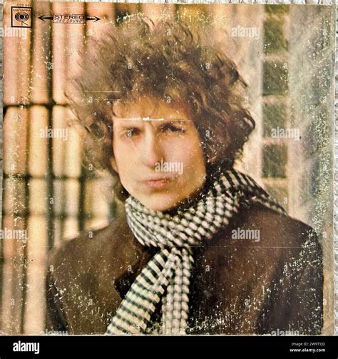 Bob dylan album cover blonde hi-res stock photography and images - Alamy