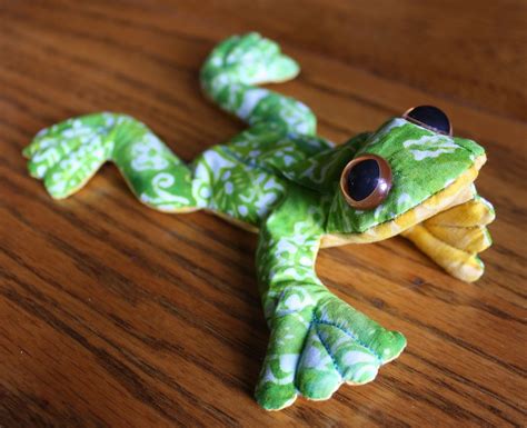 Beanbag Frog Sewing Pattern -- Toy Beanbag Frog -- Plush Frog Pattern | Sewing stuffed animals ...