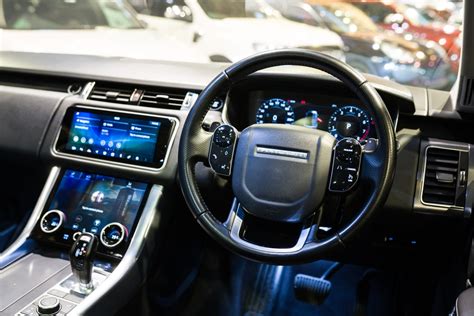 Buy Used Range Rover Sport SE 3.0: Luxury And Sporty SUV