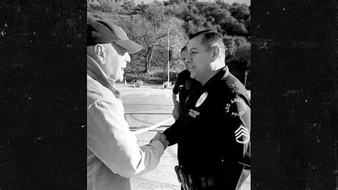 Bruce Willis Thanks Police in Rare Public Appearance