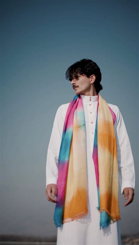The Instagram Gradient Cashmere Scarf – Baraqah