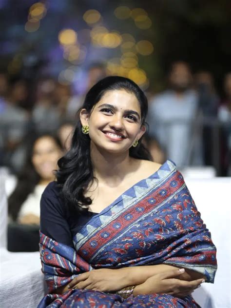 Mamitha Baiju : చీరకట్టులో 'ప్రేమలు' భామ మమిత బైజు క్యూట్ లుక్స్ ...