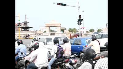 Lucknowites learn to follow traffic rules with hi-tech traffic ...