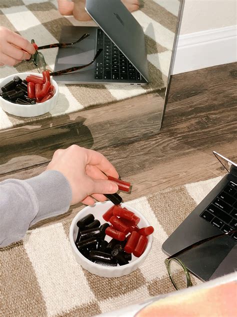 Soft Australian Black Licorice - Darrell Lea 1.925 lb Bulk Bag - NON ...