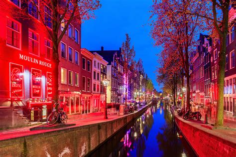 De Amsterdamse rosse buurt 'De Wallen - Canals of Amsterdam