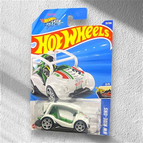 Hot Wheels - Premium - 1:64- Kick Kart – The Fairy Dust