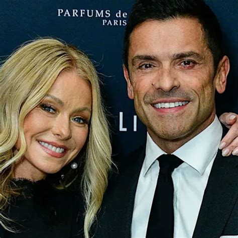 Kelly Ripa gets into awkward position with husband Mark Consuelos ...