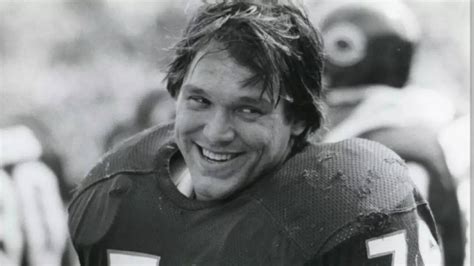 Steve McMichael passes away at 67: What is the ALS disease he suffered ...