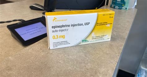 Epinephrine Auto-Injector 的图像结果