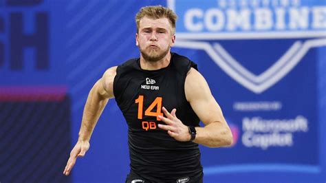 Skyler Bell runs official 4.40-second 40-yard dash at 2026 combine Vector Art