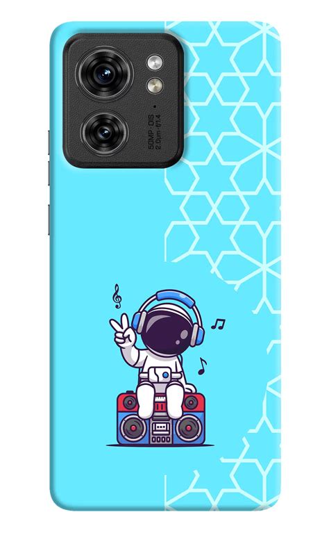 Save Big: Get the Cute Astronaut Chilling Moto Edge 40 Back Cover ...