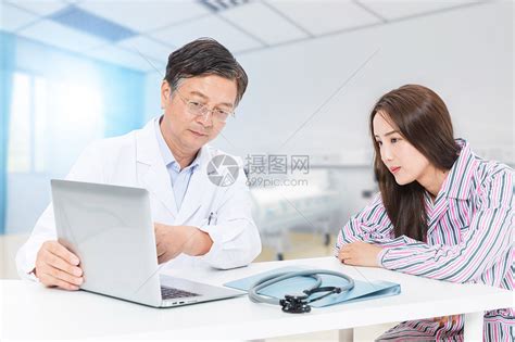 医生给病人看病图片素材-正版创意图片500989456-摄图网