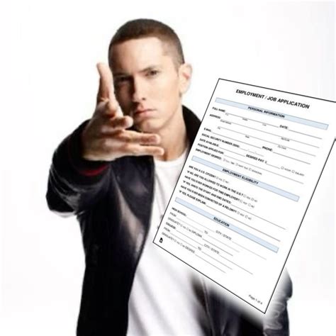 Eminem throws job application paper di 2025 | Humor lucu, Gambar reaksi ...