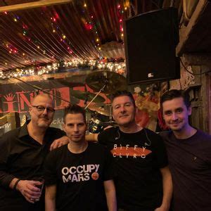 Skinner plays your favourite rockhits in Paddy Murphys, Paddy Murphy's ...