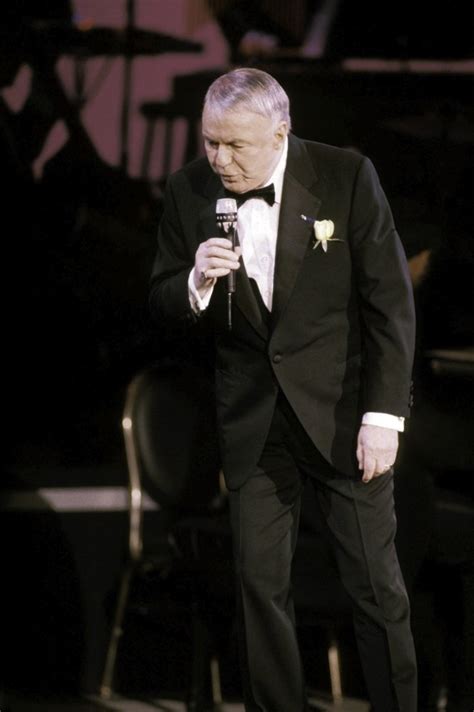 Frank Sinatra Singing Photo Print (8 x 10) : Amazon.in: Home & Kitchen