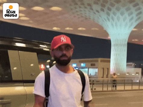 Virat Kohli gets angry at the paparazzi | વિરાટ કોહલી પાપારાઝી પર ...