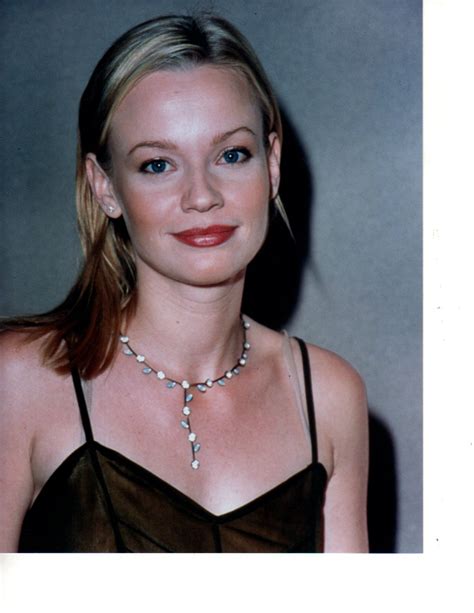 Pictures of Samantha Mathis