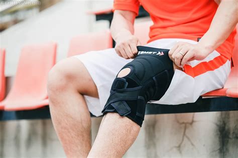 安心保护！赞斯特ZK-7护膝评测 - 球衣评测 - 足球鞋足球装备门户_ENJOYZ足球装备网