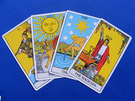 Deviant Moon Tarot. So beautiful | Tarot cards art, The moon tarot card ...