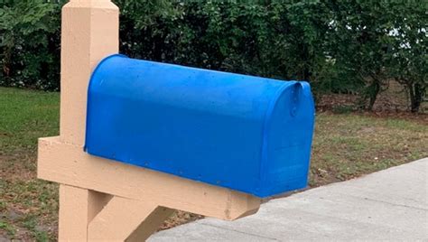 Police department warns residents to wear pants while checking mailbox ...