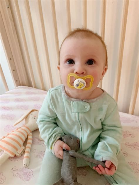 A Dentist Shares How & When To Wean From A Pacifier - The Mama Notes