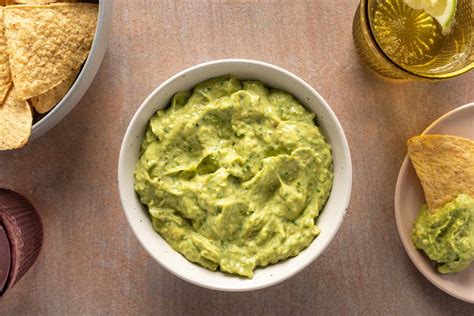 5 benefits of incorporating guacamole into your diet | The Running Advisor