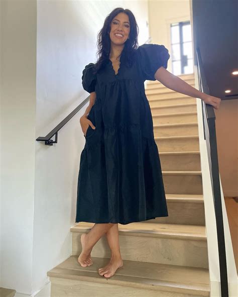 Stephanie Beatriz's feet