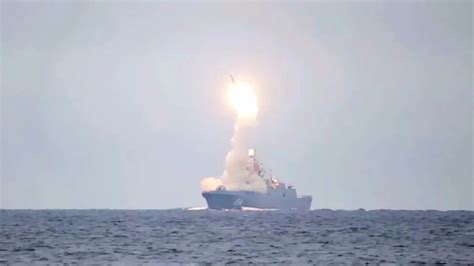 俄罗斯试射新型反导导弹和多枚“锆石”导弹_凤凰网