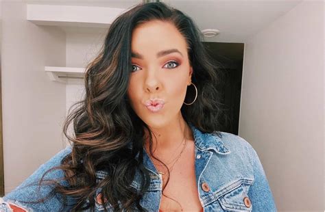 Miranda May's bio: age, net worth, boyfriend, family, movies and TV ...