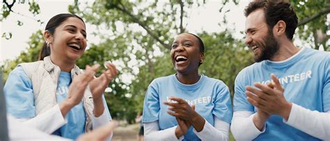 Charity Work Examples 的图像结果