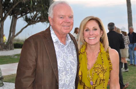 Simone Lutgert Gomez: A Life of Family, Philanthropy, and Legacy ...