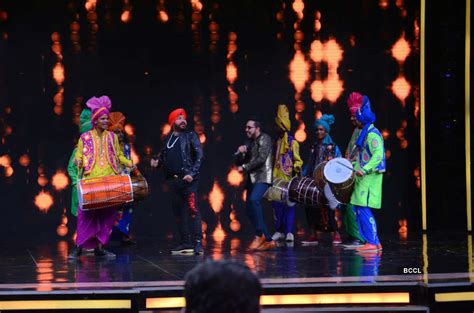 Mika Singh poses for the camera on the sets of show 'Super Dancer ...