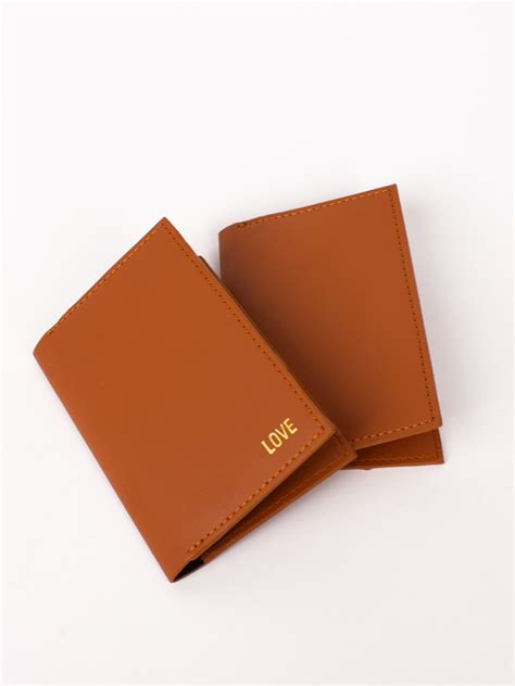 Voyager Passport Cover: Tann – TANN TRIM