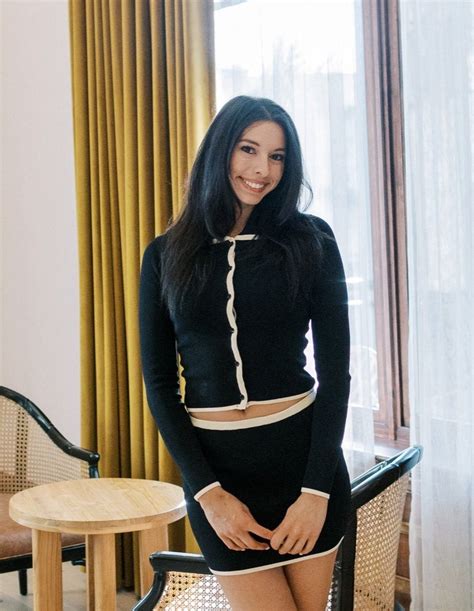 The Team — Lola & Ivy