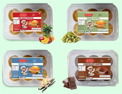 MUSKAN Premium Muffin Cake Strawberry and Blueberry With Chocolate ...