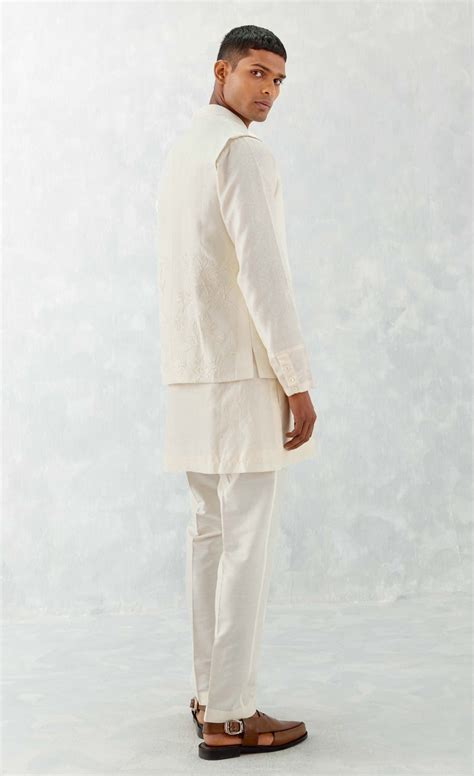 Devnaagri - Ivory Kurta with Embroidered Bundi Set