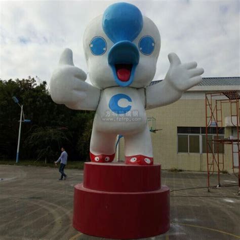 方圳玻璃钢卡通鸭子雕塑提升惠州公园人气-方圳雕塑厂