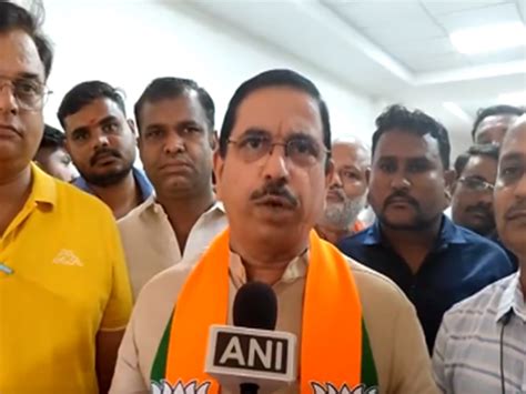 "Congress has appeasement policy, hence SDPI supporting them": Pralhad ...