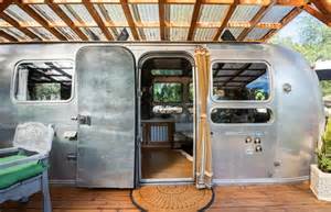 10 amazing DIY tiny homes crafted from recycled materials