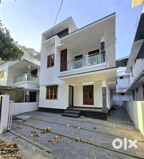 NEWLY CONSTRUCTED 3,BED ROOMS ATTACHED IN VARAPUZHA NEAR NEERICODE ...