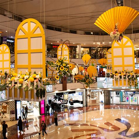 Select Citywalk Mall: Guide To Shopping, Activities & Restaurants