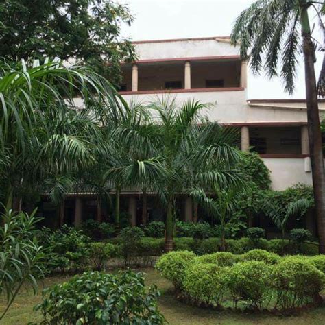 College Campus - Sir K. P. College of Commerce