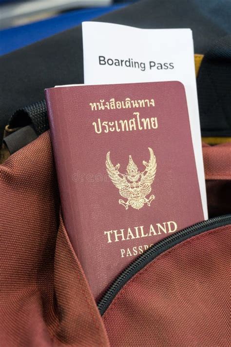 泰国钞票印在护照上高清图片下载-正版图片307075527-摄图网