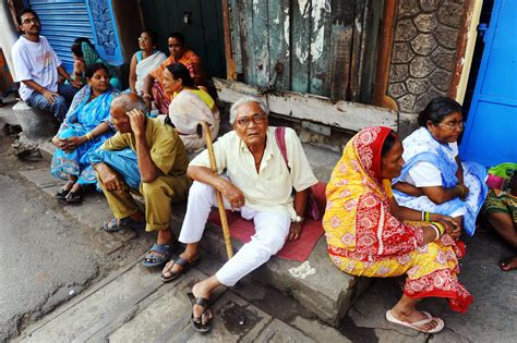 Rheumatic Diseases Not Linked To Taking Shower At Night, Experts Say | BOOM