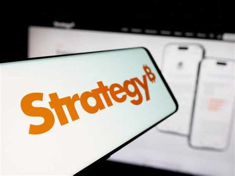 Michael Saylor pauses bitcoin buys, but a $3B acquisition frenzy could ...